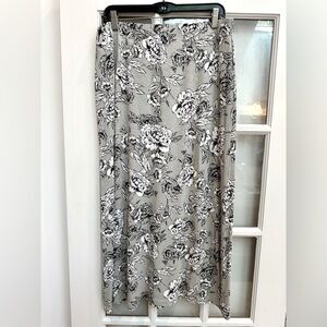 J. Jill Classic Timeless Floral Rose Garden Pull On Gray Maxi Skirt Size Medium